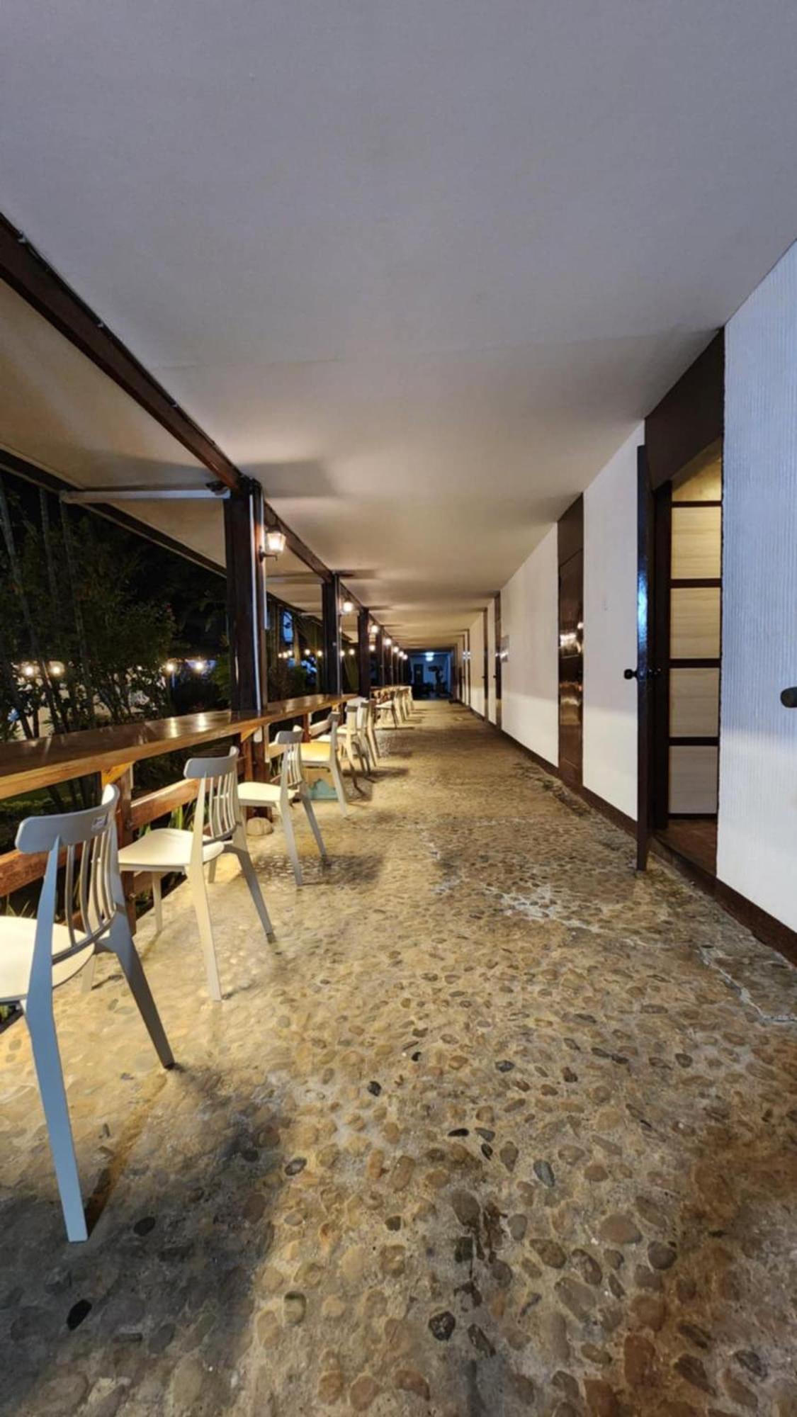 Reef Hostel Пуэрто-Принцеса Экстерьер фото